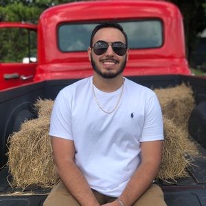 Meet your Posher, Alex